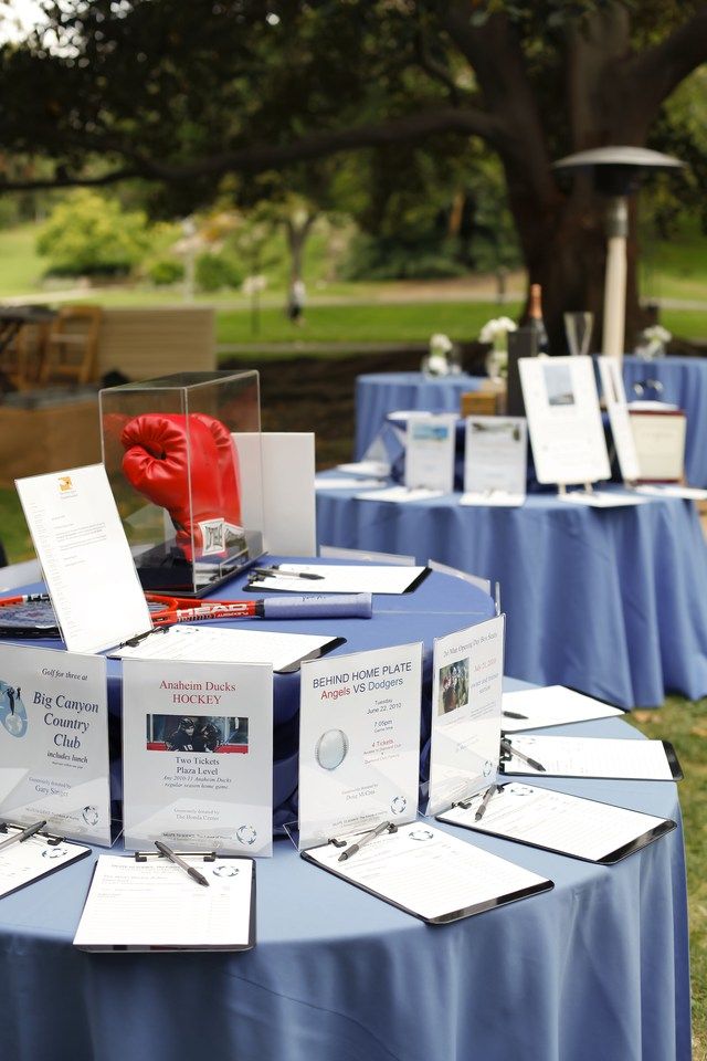 Silent auction displays - how to write better item descriptions