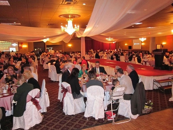 Seated dinner charity gala live auction.jpg